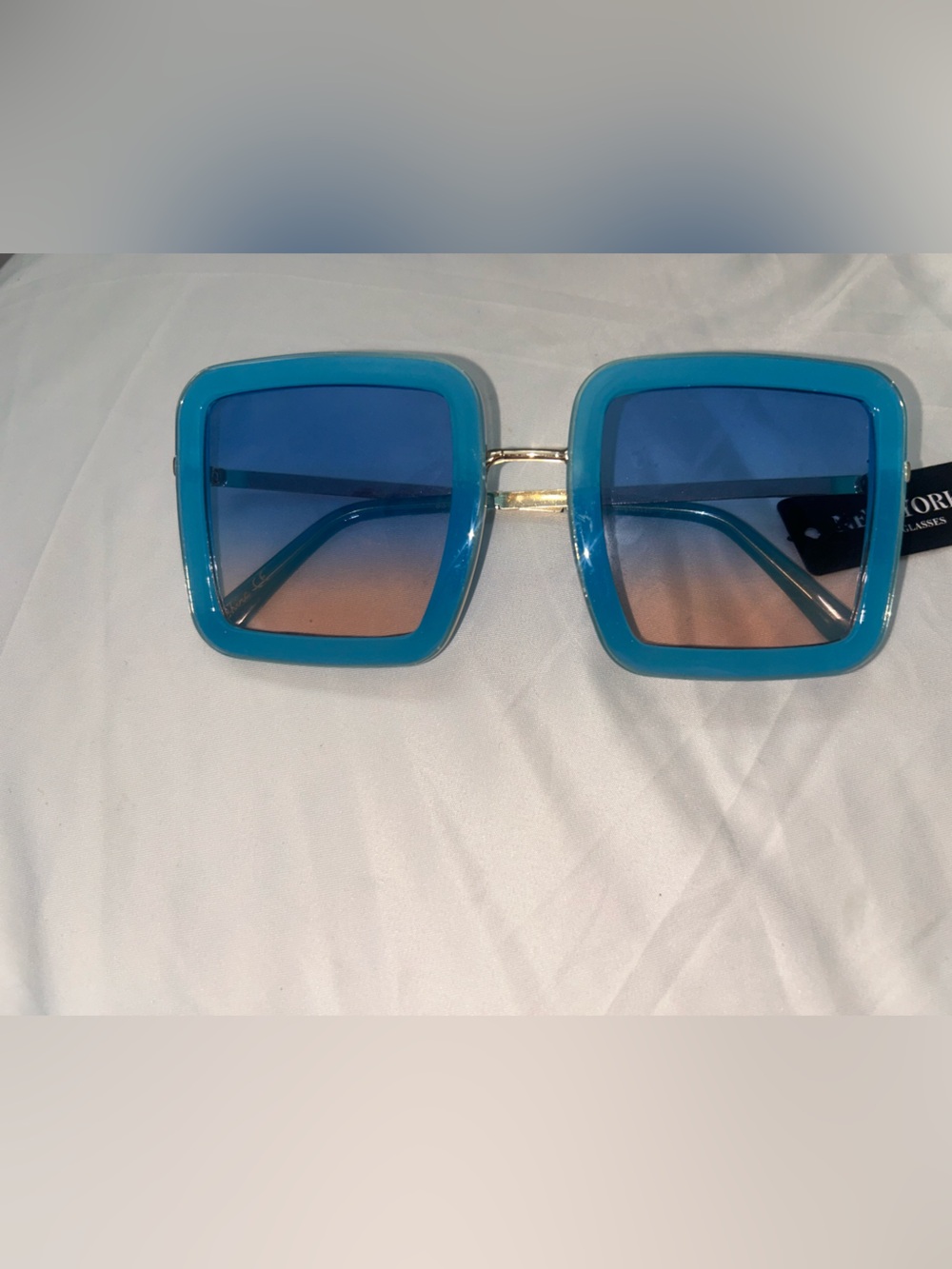 Bold Square Blue Gradient Sunglasses